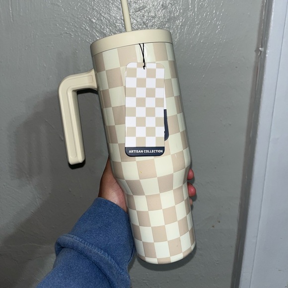 Hydrapeak Other - Checkered hydrapeak Tumbler with Handle and Straw